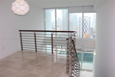 Condominio en alquiler en Miami, Florida, 1 dormitorio, 91.32 m2 № 1993840 - foto 28