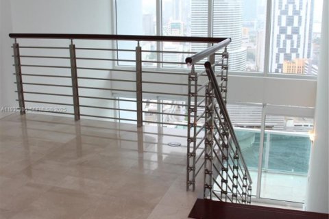 Condominio en alquiler en Miami, Florida, 1 dormitorio, 91.32 m2 № 1993840 - foto 25