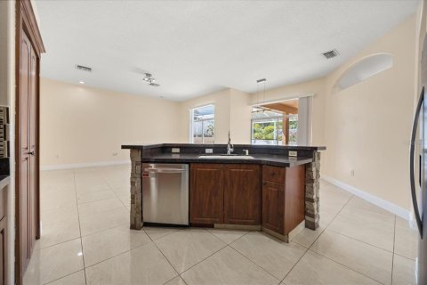 House in Orlando, Florida 4 bedrooms, 223.71 sq.m. № 1882889 - photo 6