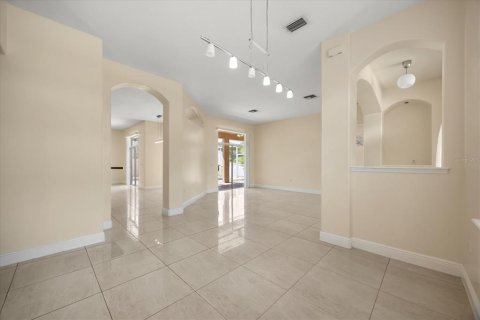 House in Orlando, Florida 4 bedrooms, 223.71 sq.m. № 1882889 - photo 8