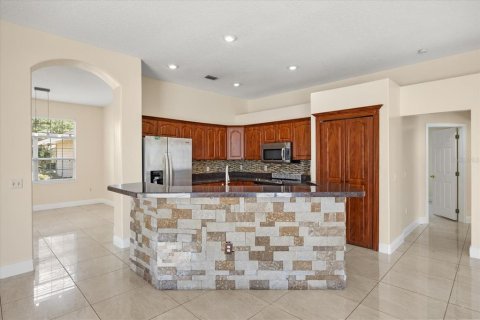 House in Orlando, Florida 4 bedrooms, 223.71 sq.m. № 1882889 - photo 4