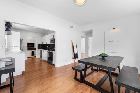 Casa en venta en North Miami, Florida, 3 dormitorios, 123.93 m2 № 1982546 - foto 3