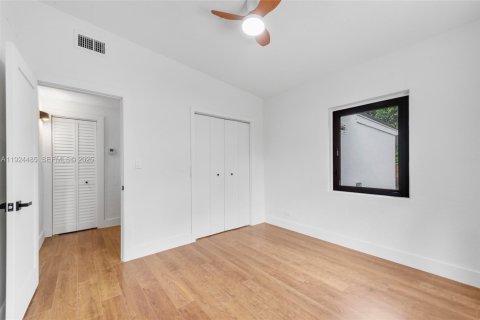 Casa en venta en North Miami, Florida, 3 dormitorios, 123.93 m2 № 1982546 - foto 17