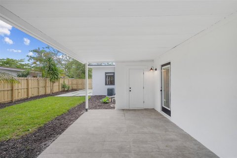 Casa en venta en North Miami, Florida, 3 dormitorios, 123.93 m2 № 1982546 - foto 22