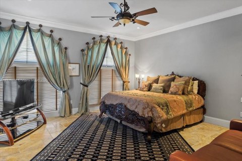 House in Pinecrest, Florida 9 bedrooms, 783.44 sq.m. № 1928271 - photo 14