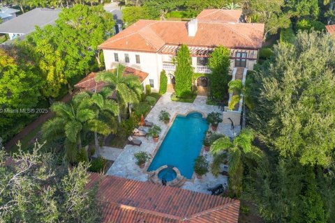 House in Pinecrest, Florida 9 bedrooms, 783.44 sq.m. № 1928271 - photo 1