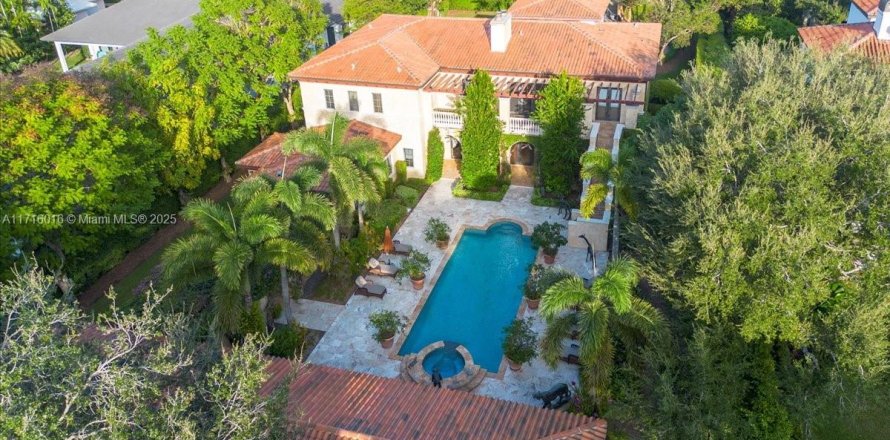 House in Pinecrest, Florida 9 bedrooms, 783.44 sq.m. № 1928271