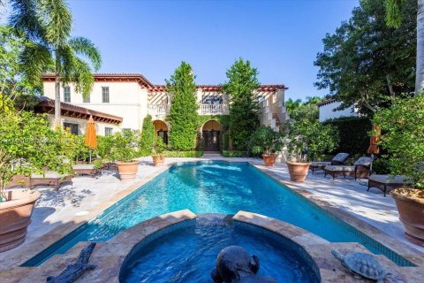 House in Pinecrest, Florida 9 bedrooms, 783.44 sq.m. № 1928271 - photo 5