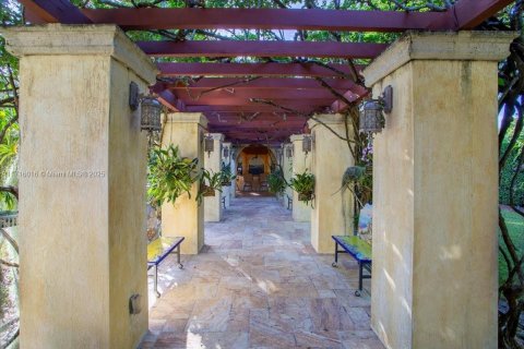 House in Pinecrest, Florida 9 bedrooms, 783.44 sq.m. № 1928271 - photo 21