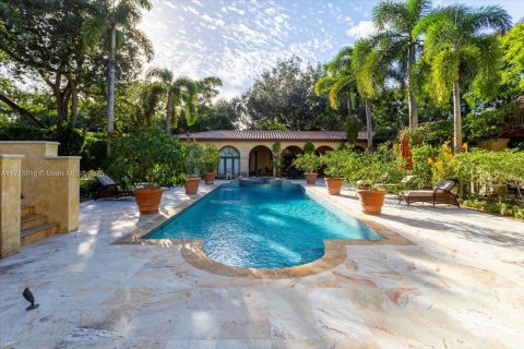 House in Pinecrest, Florida 9 bedrooms, 783.44 sq.m. № 1928271 - photo 25