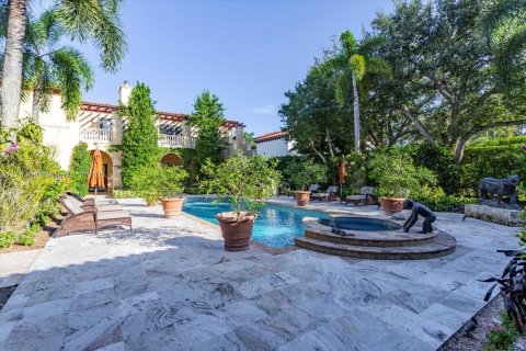 House in Pinecrest, Florida 9 bedrooms, 783.44 sq.m. № 1928271 - photo 6