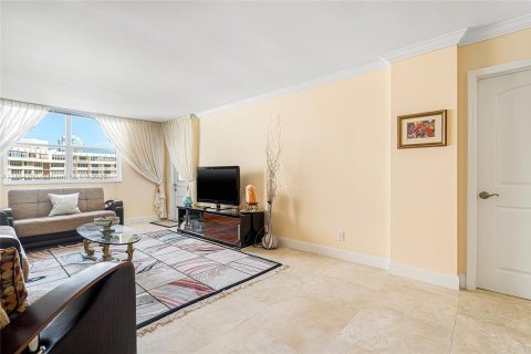 Condominio en venta en Hallandale Beach, Florida, 1 dormitorio, 80.82 m2 № 1893074 - foto 6