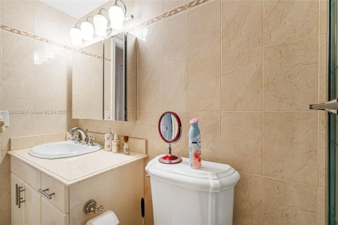 Condominio en venta en Hallandale Beach, Florida, 1 dormitorio, 80.82 m2 № 1893074 - foto 28