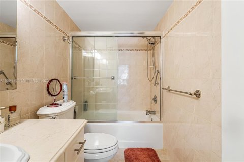 Condominio en venta en Hallandale Beach, Florida, 1 dormitorio, 80.82 m2 № 1893074 - foto 27