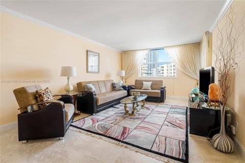 Condominio en venta en Hallandale Beach, Florida, 1 dormitorio, 80.82 m2 № 1893074 - foto 1