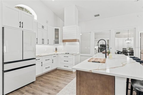House in Clearwater, Florida 3 bedrooms, 134.89 sq.m. № 2408926 - photo 8