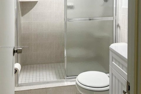 Condo in Miami, Florida, 2 bedrooms  № 1958638 - photo 3