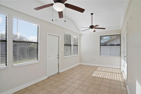 House in Casselberry, Florida 3 bedrooms, 110.46 sq.m. № 1885050 - photo 16