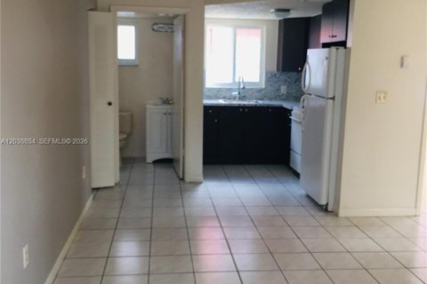 Commercial property in Miami, Florida 255.95 sq.m. № 2168352 - photo 16