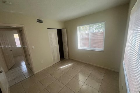 Commercial property in Miami, Florida 255.95 sq.m. № 2168352 - photo 5