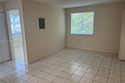 Commercial property in Miami, Florida 255.95 sq.m. № 2168352 - photo 11