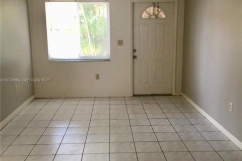Commercial property in Miami, Florida 255.95 sq.m. № 2168352 - photo 19