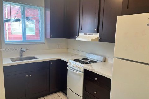 Commercial property in Miami, Florida 255.95 sq.m. № 2168352 - photo 8