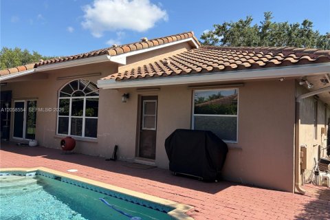 Casa en venta en Pembroke Pines, Florida, 4 dormitorios, 256.5 m2 № 2168177 - foto 11