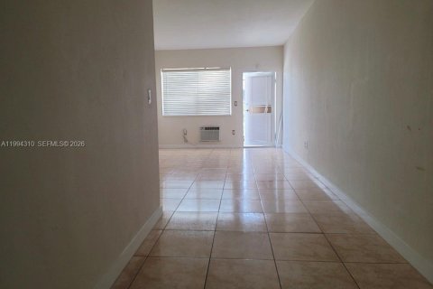 Снять в аренду кондоминиум в Майами-Бич, Флорида 37.35м2, № 2055905 - фото 3