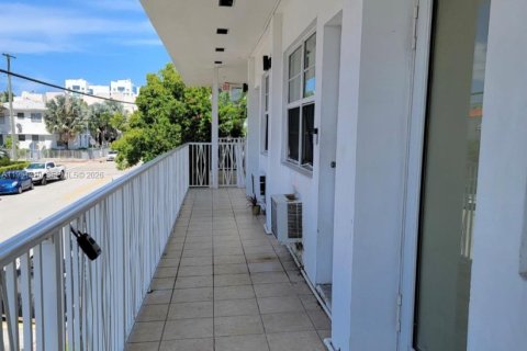 Студия в кондо в Майами-Бич, Флорида № 2055905