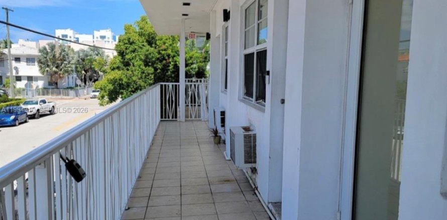 Студия в кондо в Майами-Бич, Флорида № 2055905