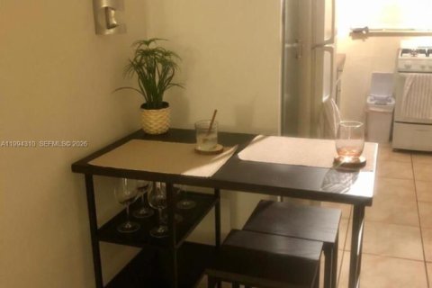 Снять в аренду кондоминиум в Майами-Бич, Флорида 37.35м2, № 2055905 - фото 11