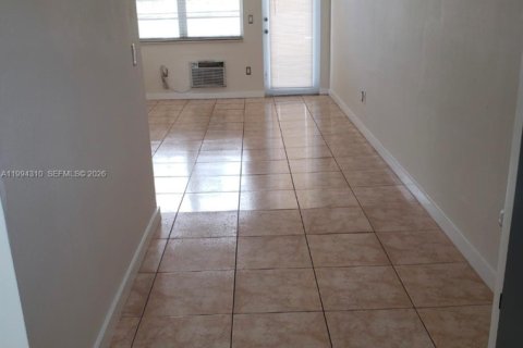 Снять в аренду кондоминиум в Майами-Бич, Флорида 37.35м2, № 2055905 - фото 4