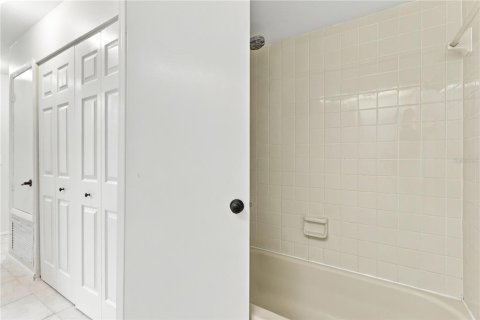 Copropriété à vendre à Orlando, Floride: 2 chambres, 94.2 m2 № 2414935 - photo 19