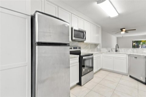 Copropriété à vendre à Orlando, Floride: 2 chambres, 94.2 m2 № 2414935 - photo 10
