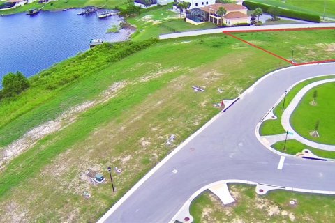 Terreno en venta en Auburndale, Florida № 1773381 - foto 1