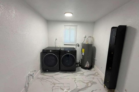 Villa ou maison à louer à Pompano Beach, Floride: 2 chambres, 120.77 m2 № 2087887 - photo 3
