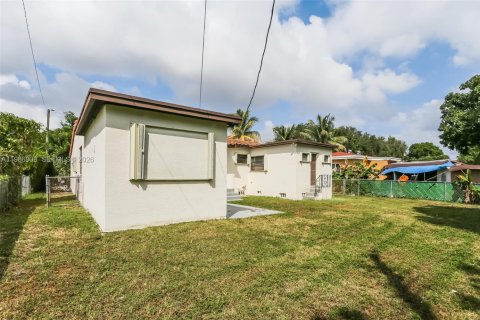 Villa ou maison à louer à North Miami Beach, Floride: 3 chambres, 121.52 m2 № 2044987 - photo 15