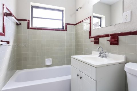 Villa ou maison à louer à North Miami Beach, Floride: 3 chambres, 121.52 m2 № 2044987 - photo 12