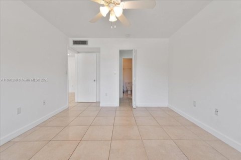 Copropriété à vendre à Miami, Floride: 1 chambre, 64.01 m2 № 1452233 - photo 19