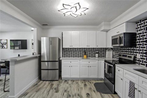 Propiedad comercial en venta en Orlando, Florida, 169.55 m2 № 2166373 - foto 8