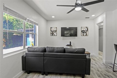 Propiedad comercial en venta en Orlando, Florida, 169.55 m2 № 2166373 - foto 5