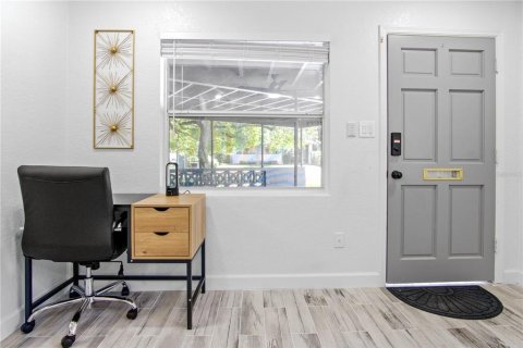 Propiedad comercial en venta en Orlando, Florida, 169.55 m2 № 2166373 - foto 15
