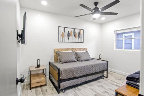 Propiedad comercial en venta en Orlando, Florida, 169.55 m2 № 2166373 - foto 13