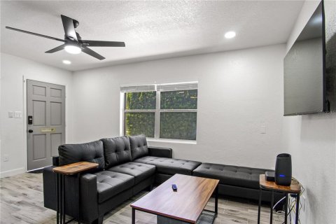 Propiedad comercial en venta en Orlando, Florida, 169.55 m2 № 2166373 - foto 11