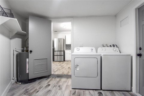 Propiedad comercial en venta en Orlando, Florida, 169.55 m2 № 2166373 - foto 9