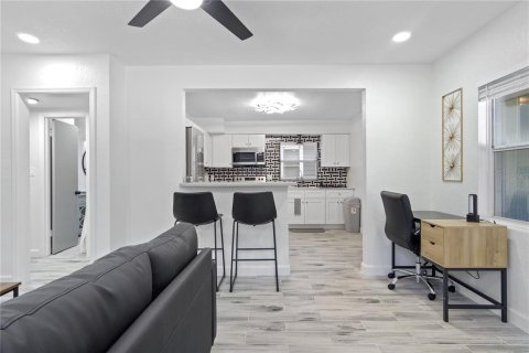 Propiedad comercial en venta en Orlando, Florida, 169.55 m2 № 2166373 - foto 20