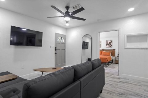 Propiedad comercial en venta en Orlando, Florida, 169.55 m2 № 2166373 - foto 27