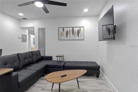 Propiedad comercial en venta en Orlando, Florida, 169.55 m2 № 2166373 - foto 24
