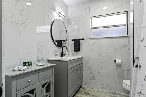Propiedad comercial en venta en Orlando, Florida, 169.55 m2 № 2166373 - foto 16